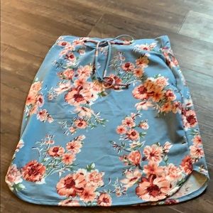 LARA Skirt With Pockets Size Large 19” Length